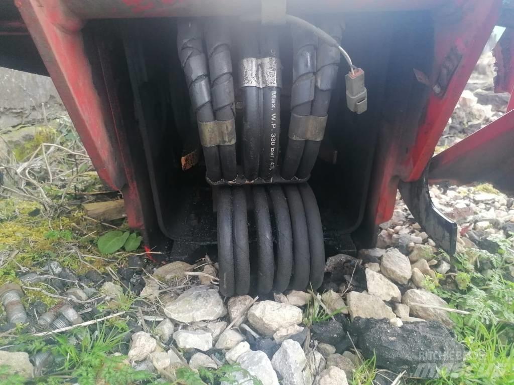 Manitou MT 1740 arm Plataformas y cucharones