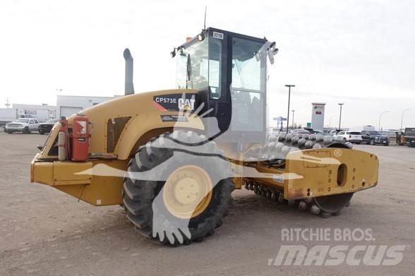 CAT CP-573E Rodillos de un solo tambor