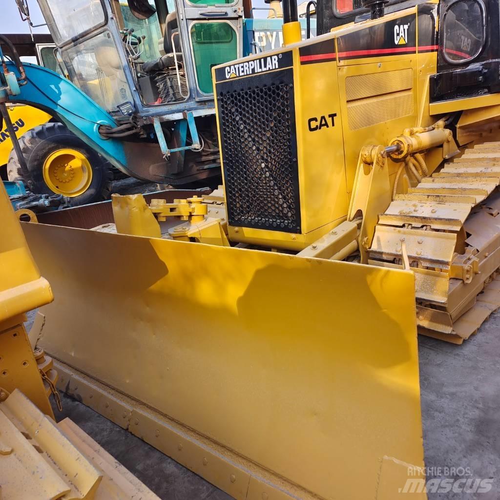 CAT D 4 C Buldozer sobre oruga