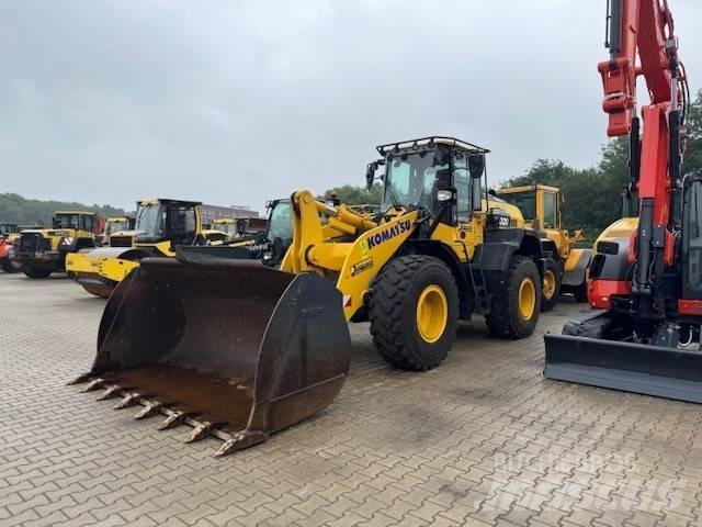 Komatsu WA 320 Cargadoras sobre ruedas