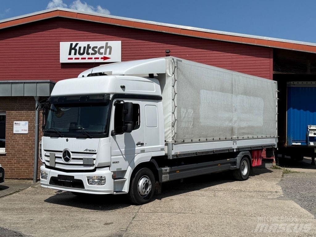 Mercedes-Benz 1530L Camión con caja abierta