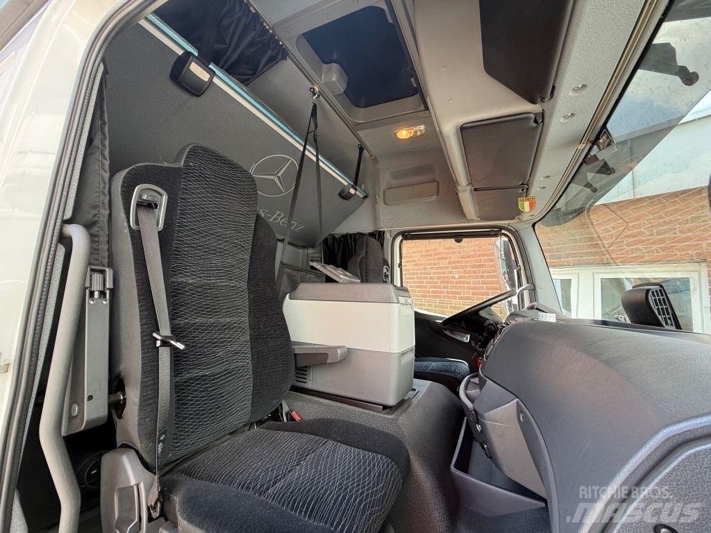 Mercedes-Benz 1530L Camión con caja abierta