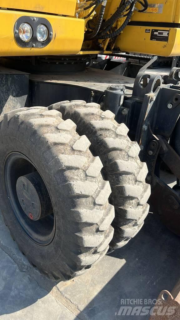 Komatsu PW 158-11 Excavadoras de ruedas