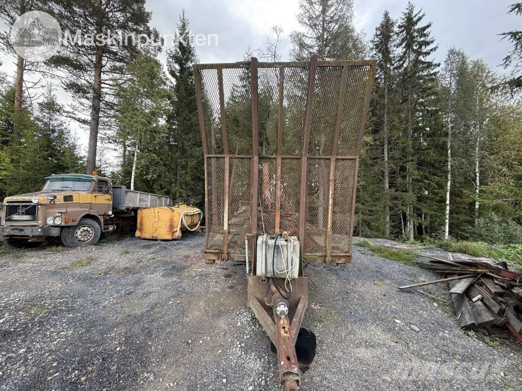  Traktorvagn med kran Otros remolques