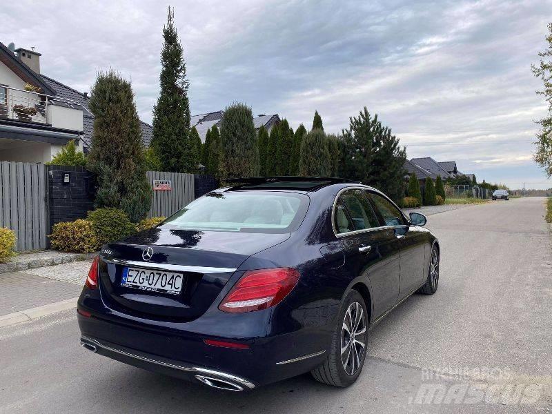 Mercedes-Benz E 300D Coches