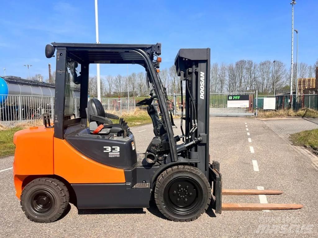 Doosan D33S- 7 Carretillas diesel