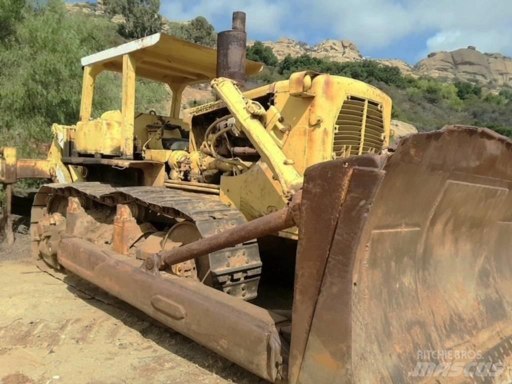 CAT D 9 G Buldozer sobre oruga