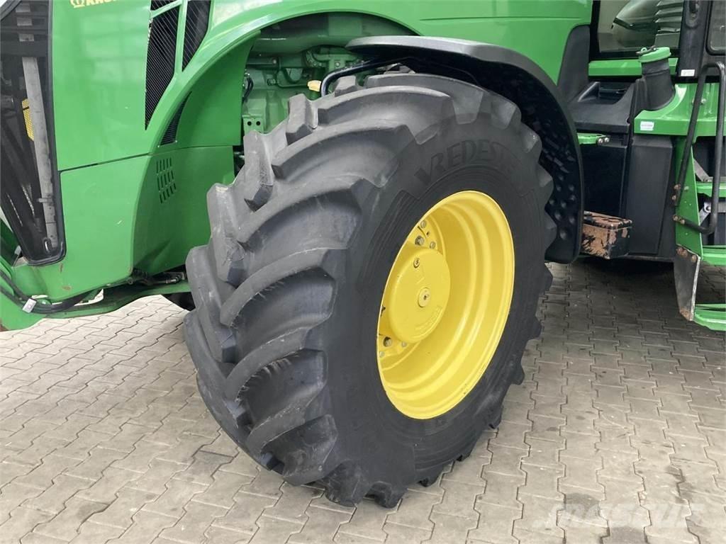 John Deere 8335R Tractores