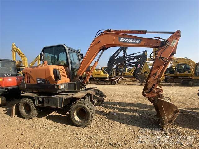 Doosan DX60W Mini excavadoras < 7t