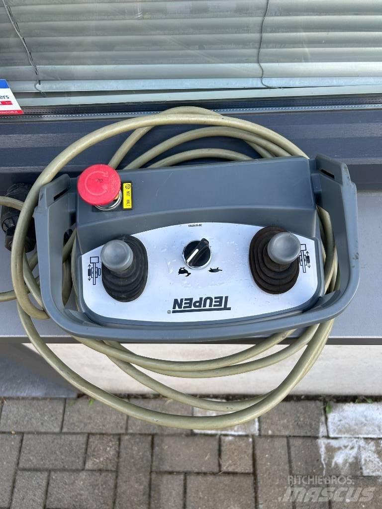 Teupen Leo 23 gt Plataforma de trabajo articulada