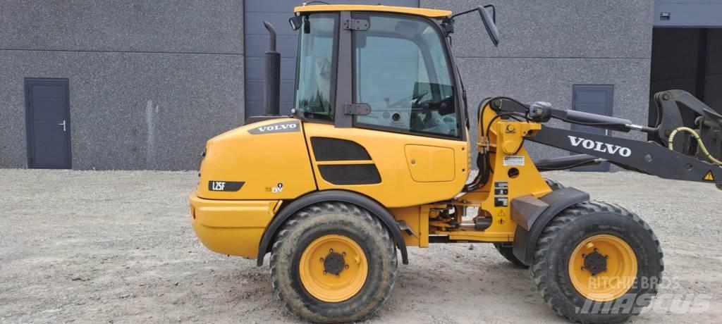 Volvo L 25 F Cargadoras sobre ruedas