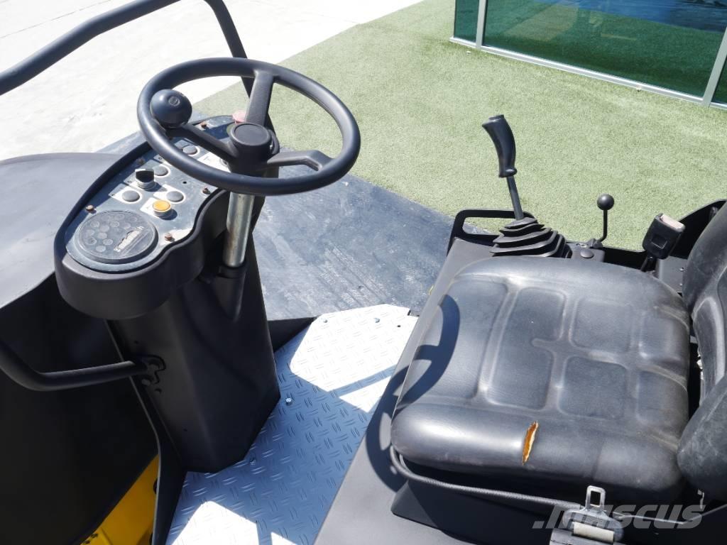 Bomag BW 120 AD-4 Rodillos de doble tambor