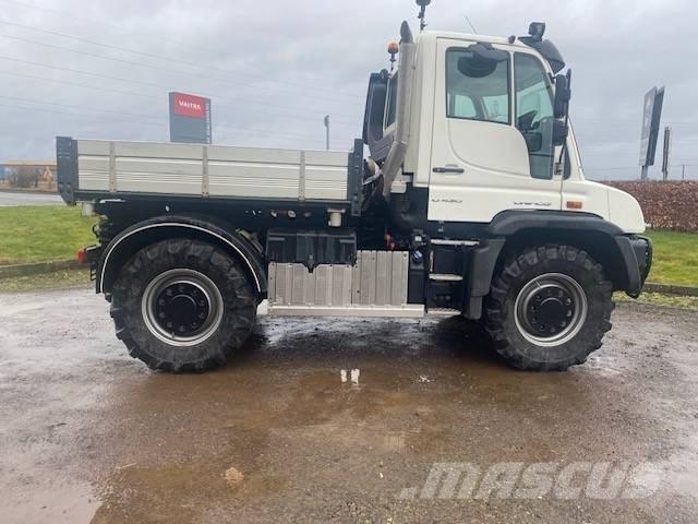 Mercedes-Benz UNIMOG Camiones bañeras basculantes o volquetes