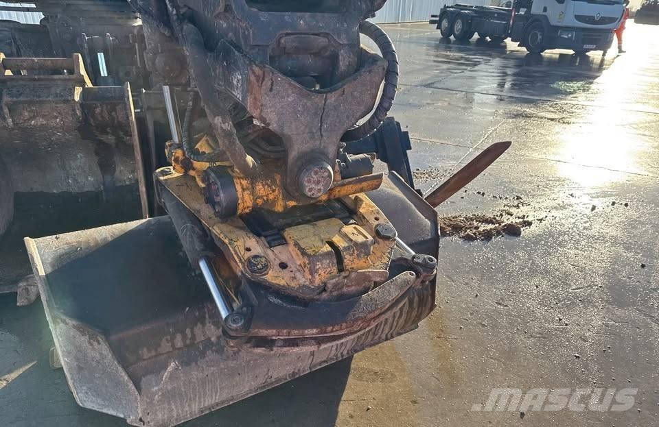 JCB JS 145 W Excavadoras de ruedas