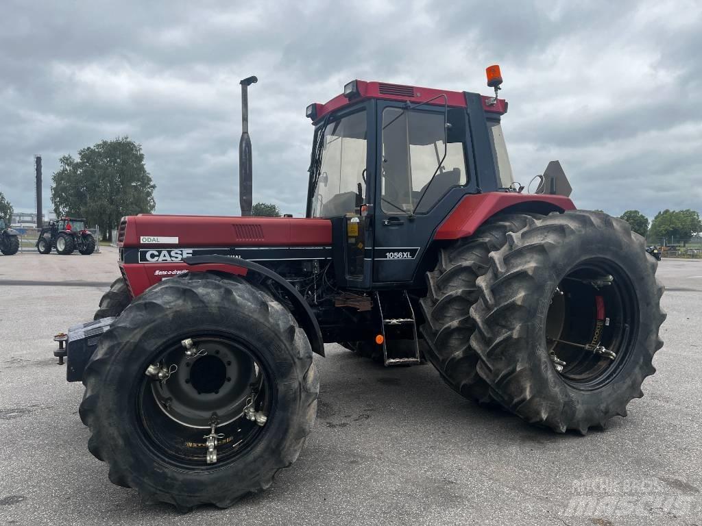 CASE 1056XL Tractores