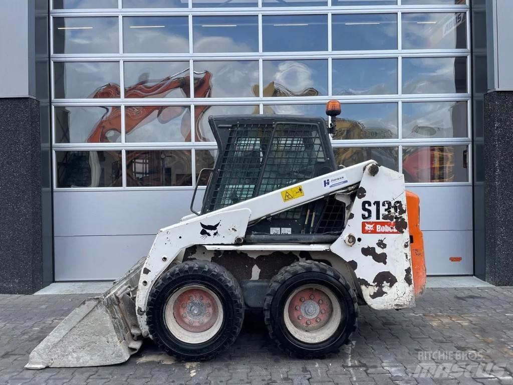 Bobcat S130 Minicargadoras