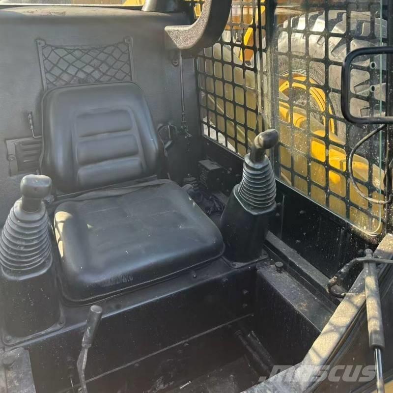 CAT 226 Minicargadoras