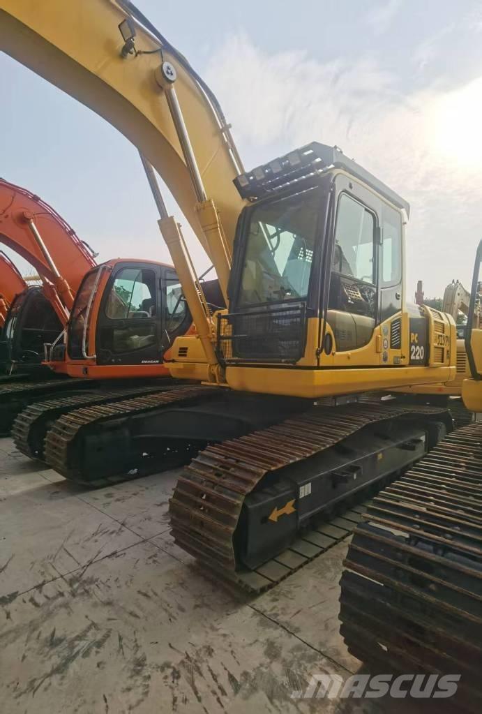 Komatsu PC 220-8 Excavadoras de cadenas
