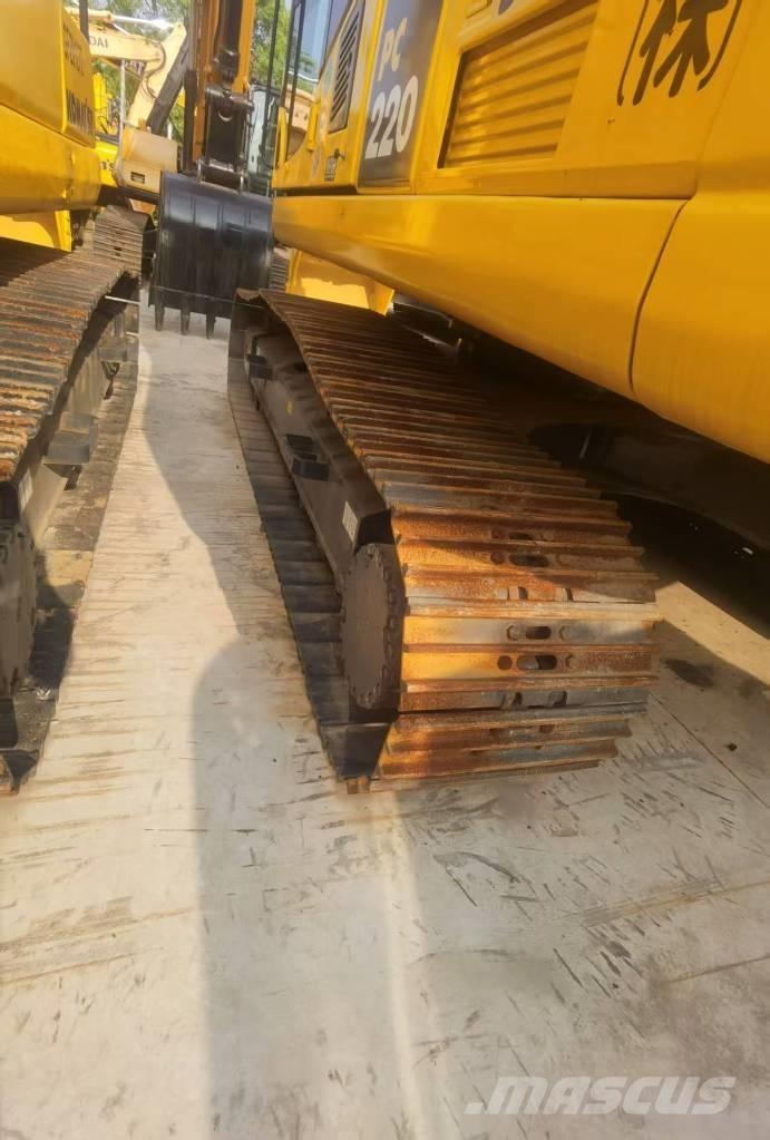 Komatsu PC 220-8 Excavadoras de cadenas