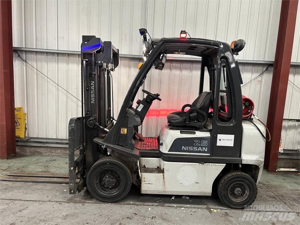 Nissan U1D2A25LQ Carretillas LPG