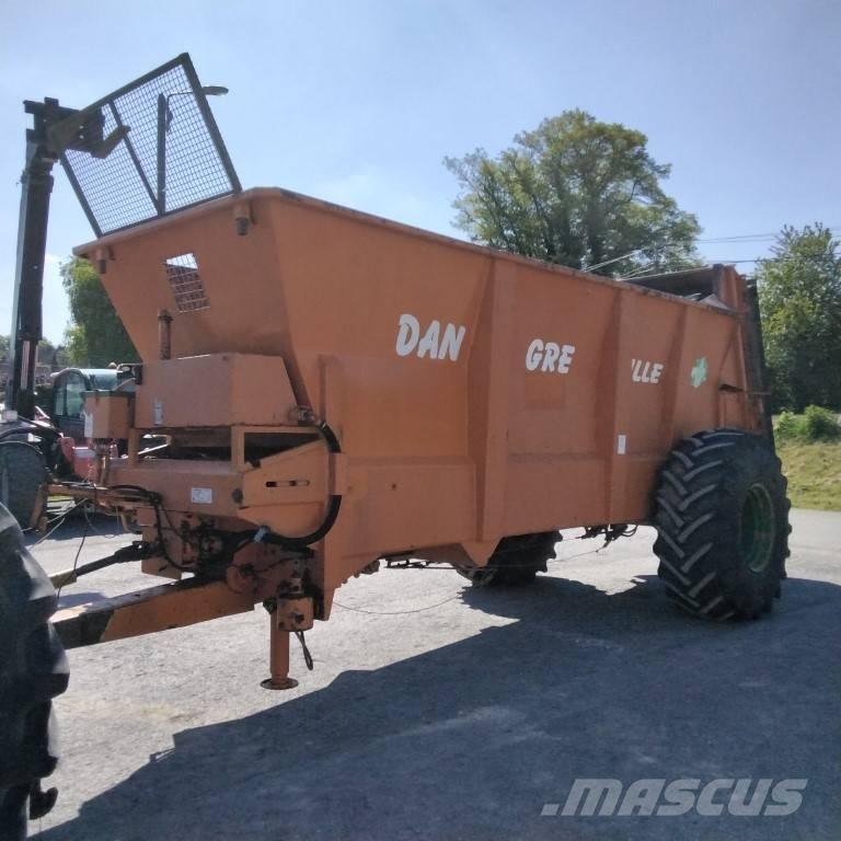 Dangreville EV 10 B1 Remolques esparcidores de estiércol