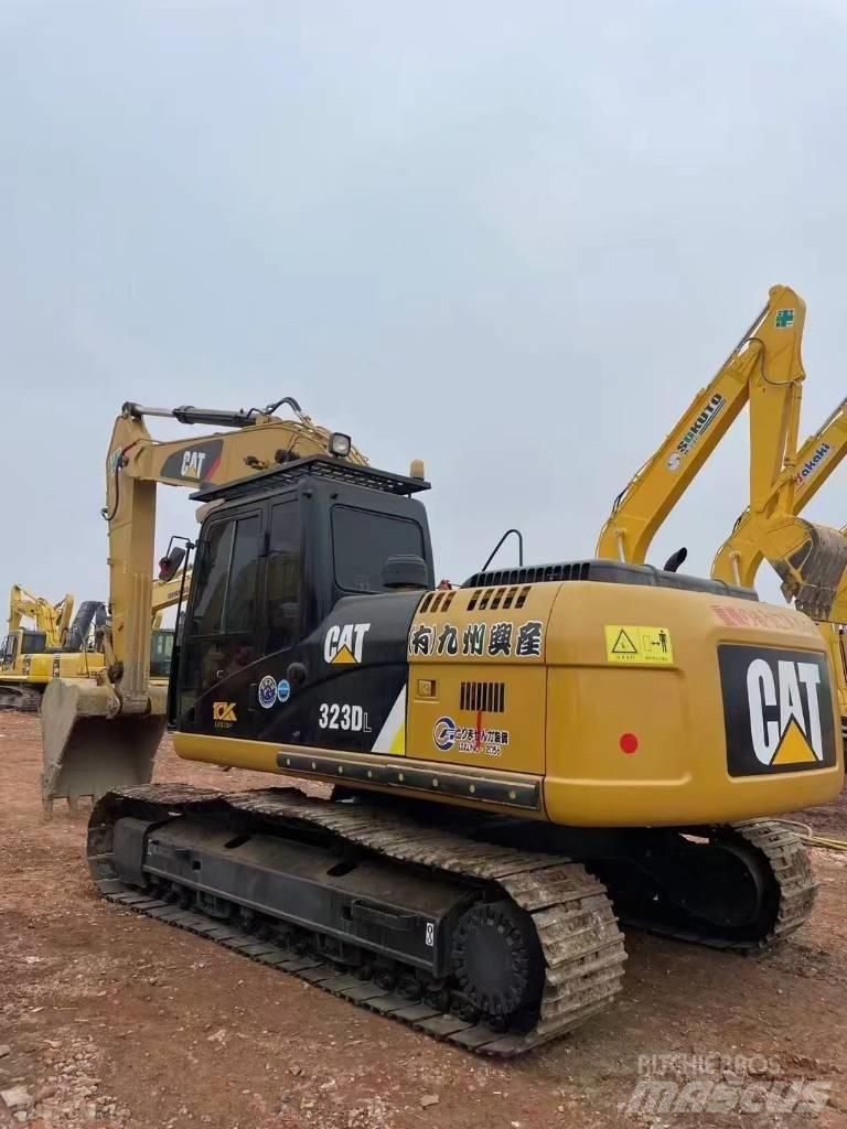 CAT 323 D L Excavadoras de cadenas