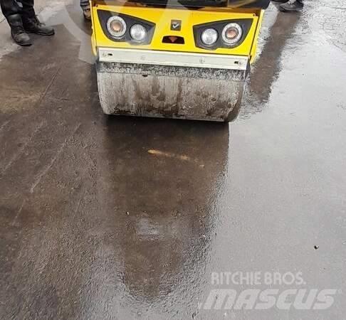 Bomag BW 80 AD-5 Rodillos de doble tambor