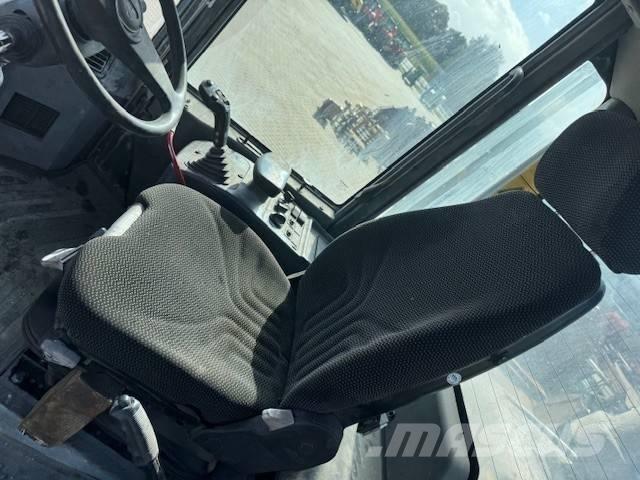 Komatsu WA 250-5 Cargadoras sobre ruedas