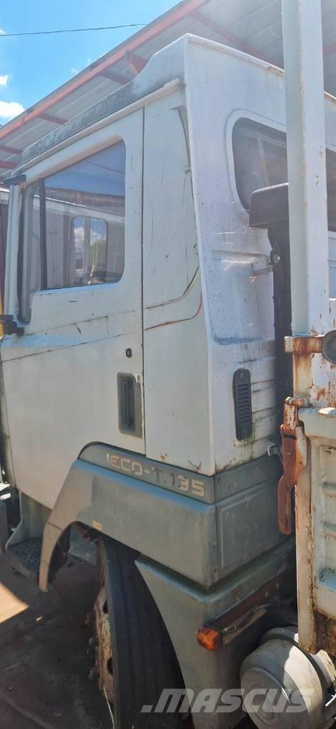 Nissan ECO T 135 Camiones bañeras basculantes o volquetes