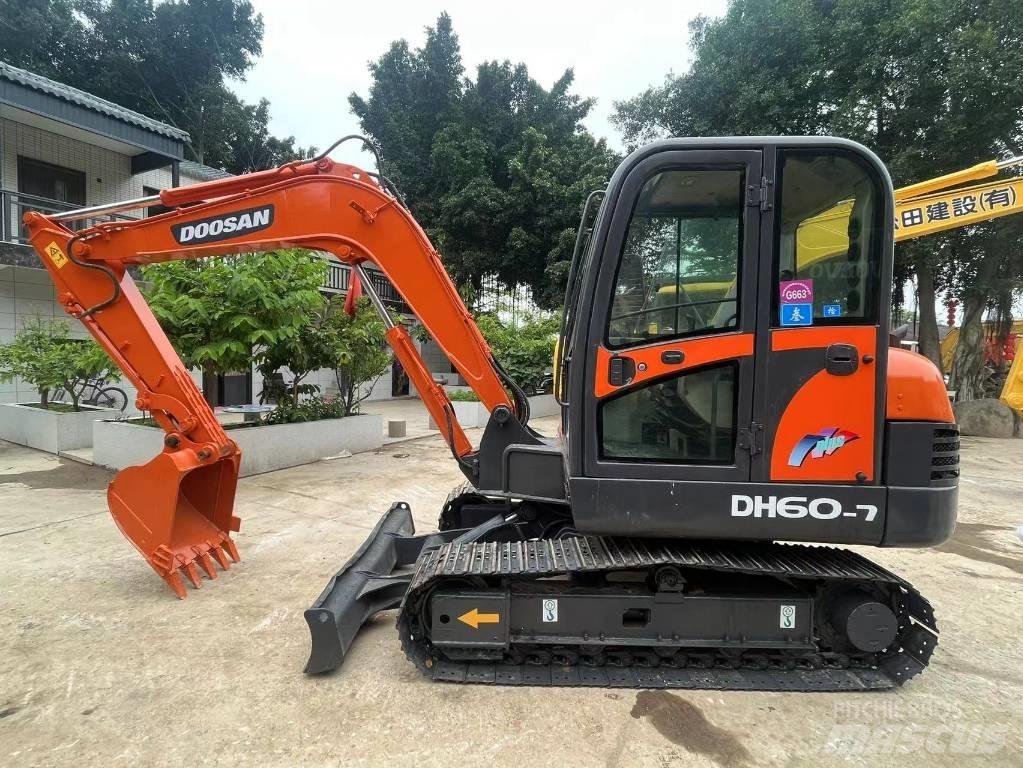 Doosan DH 60-7 Mini excavadoras < 7t
