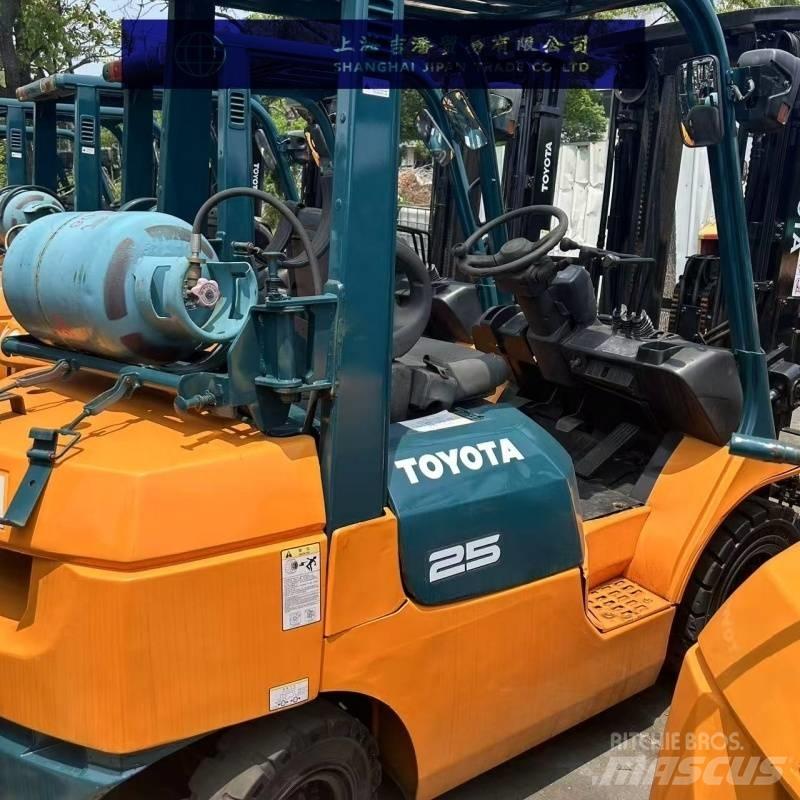 Toyota 25 Carretillas diesel