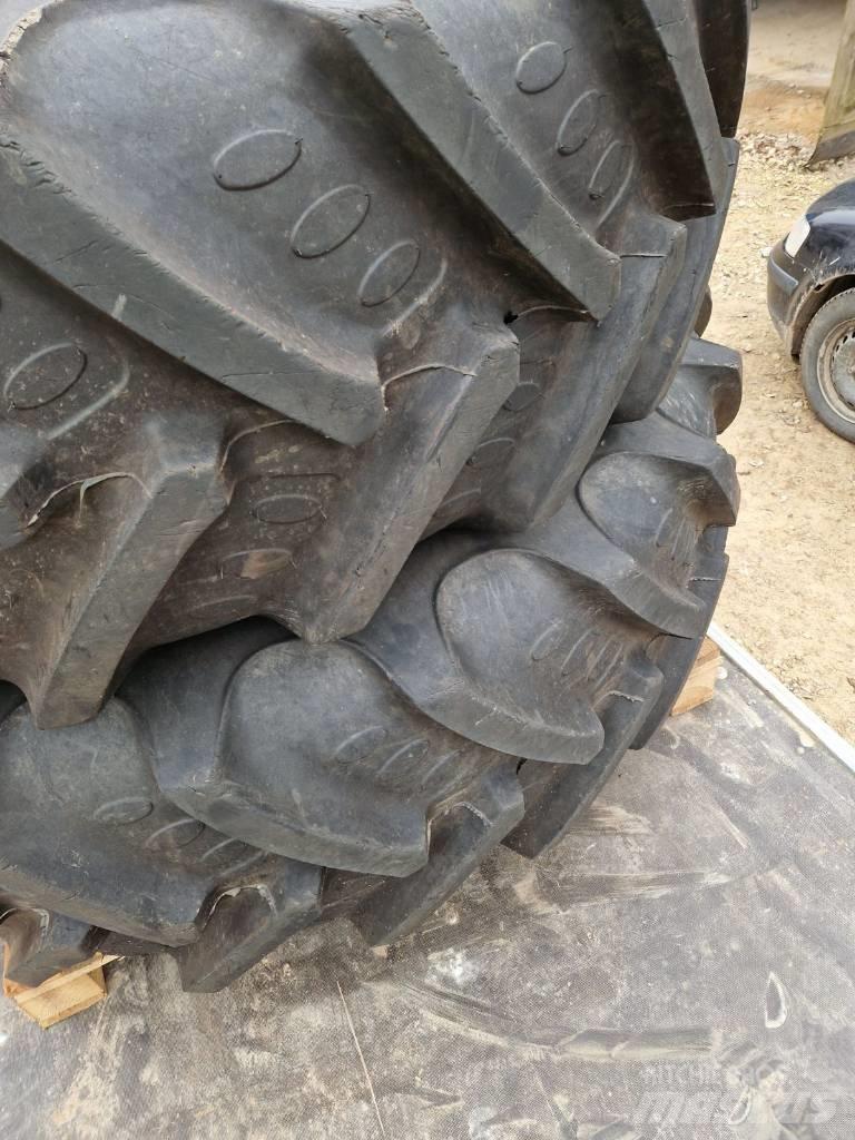 BKT 520/85 R42 Neumáticos, ruedas y llantas