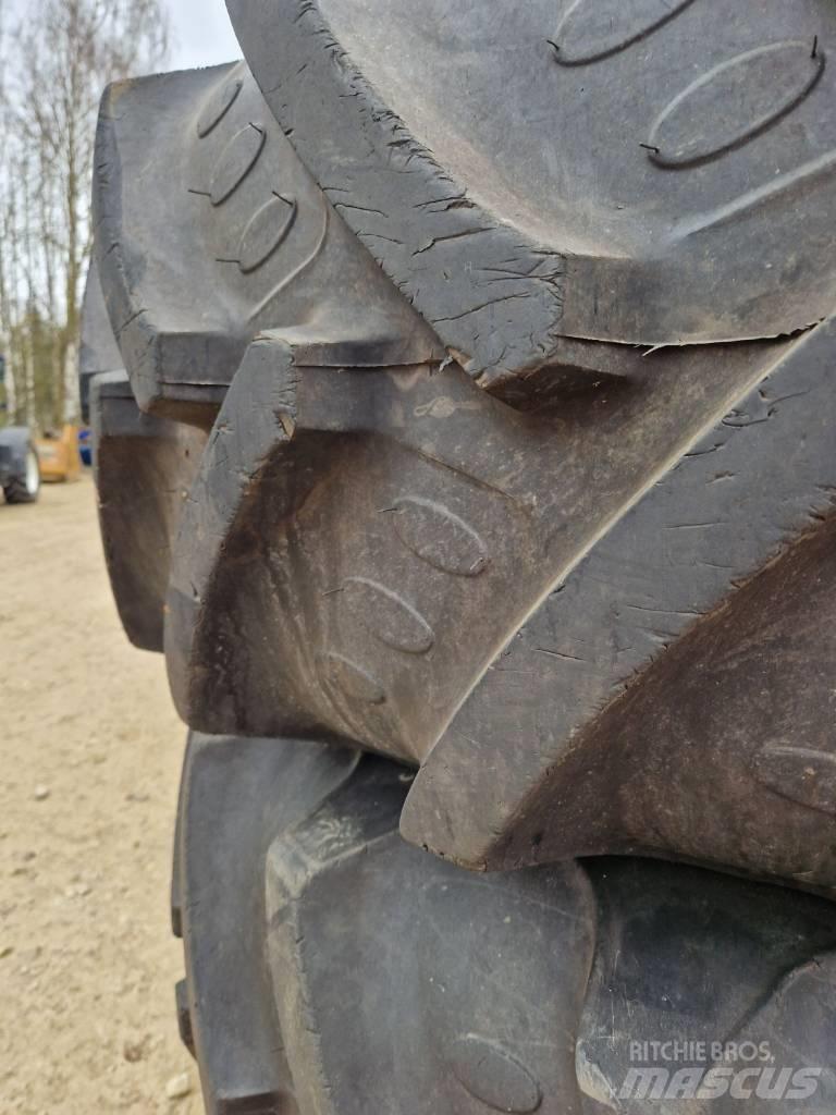 BKT 520/85 R42 Neumáticos, ruedas y llantas