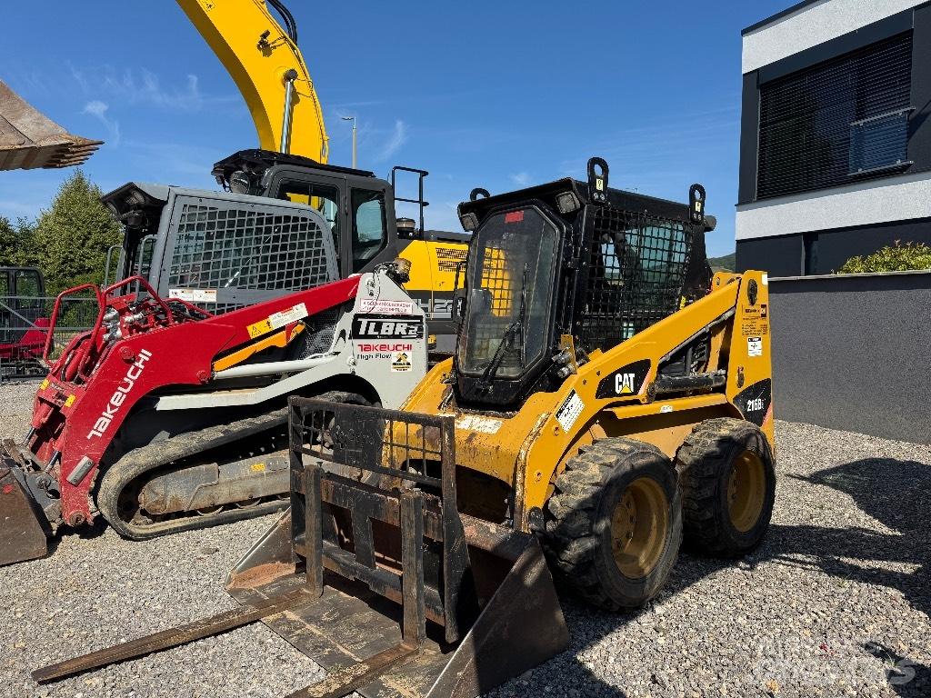 CAT 216 B 3 Minicargadoras
