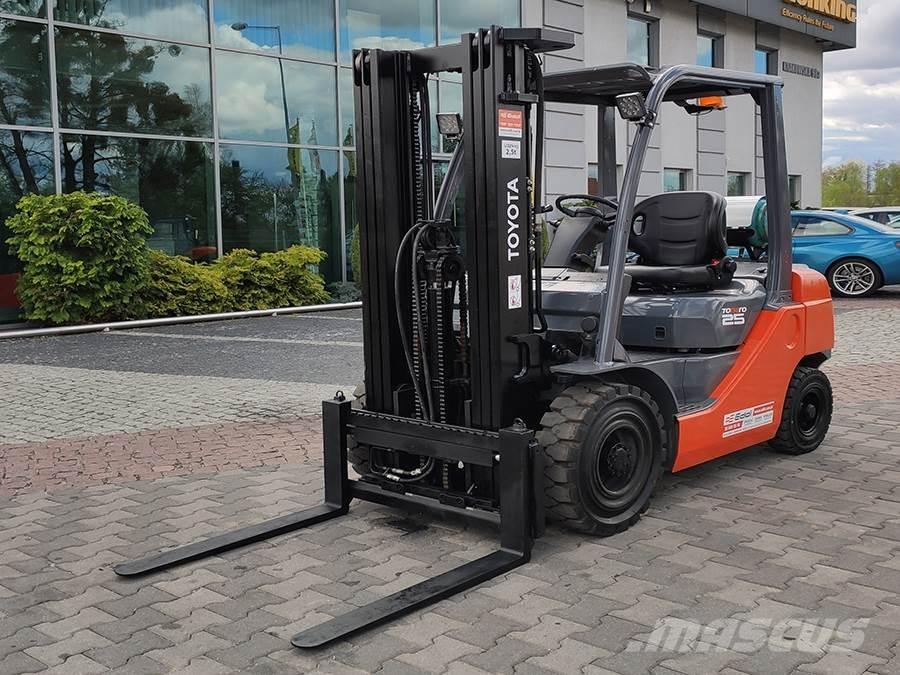 Toyota 02-8FGF25 Carretillas LPG