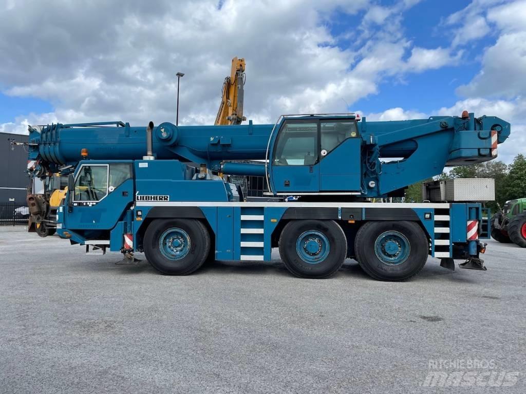 Liebherr LTM 1055-1 Grúas todo terreno