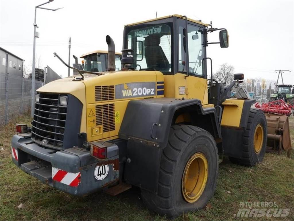 Komatsu WA 200 PZ Cargadoras sobre ruedas