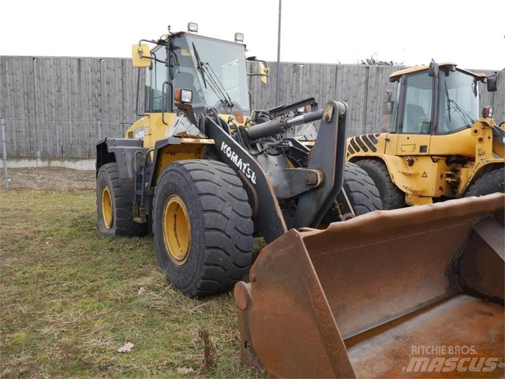 Komatsu WA 200 PZ Cargadoras sobre ruedas