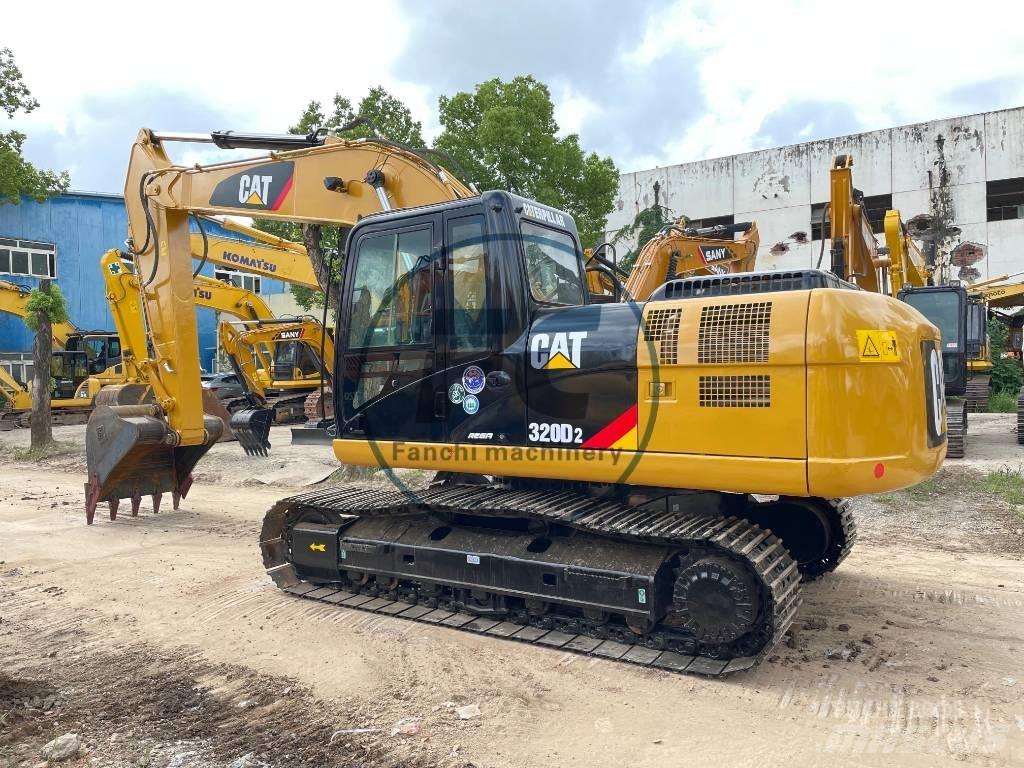 CAT 320 D 2 Excavadoras 7t - 12t
