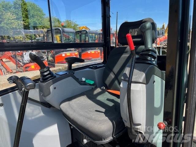 CAT 302.7 D CR Mini excavadoras < 7t