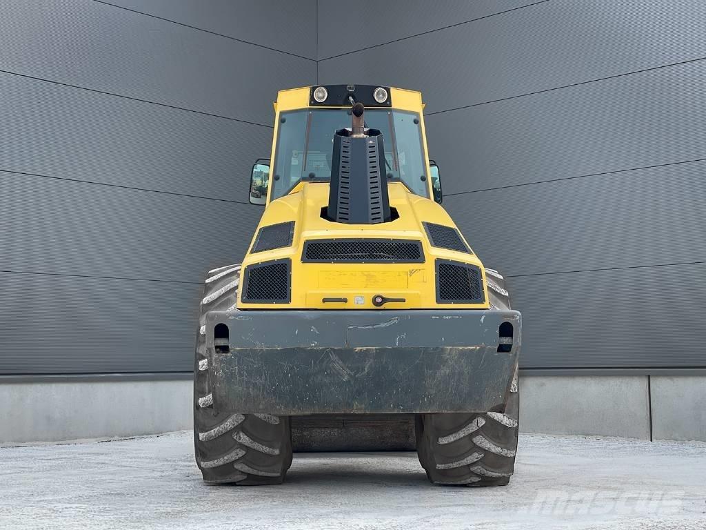 Bomag BW 216 DH-4i Rodillos de un solo tambor