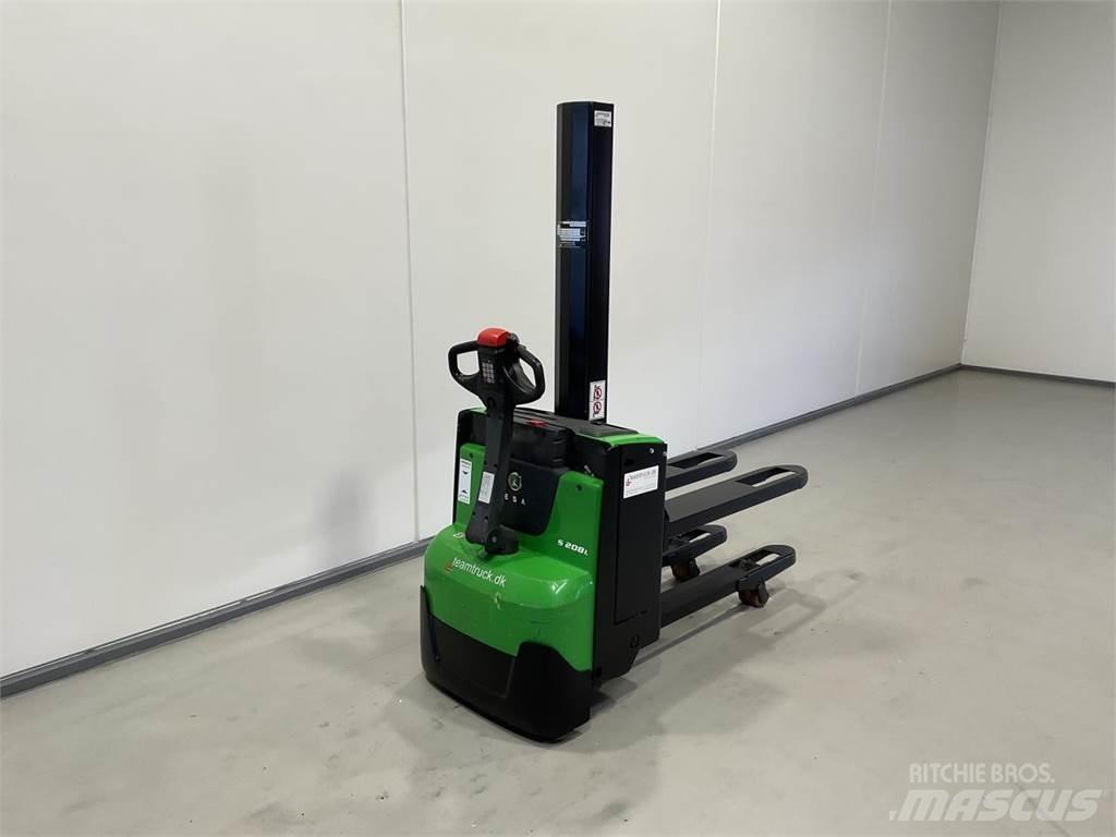 Cesab S208L Apiladores eléctricos autopropulsados