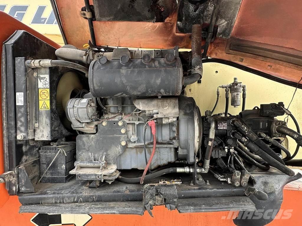 JLG 800AJ Plataforma de trabajo articulada