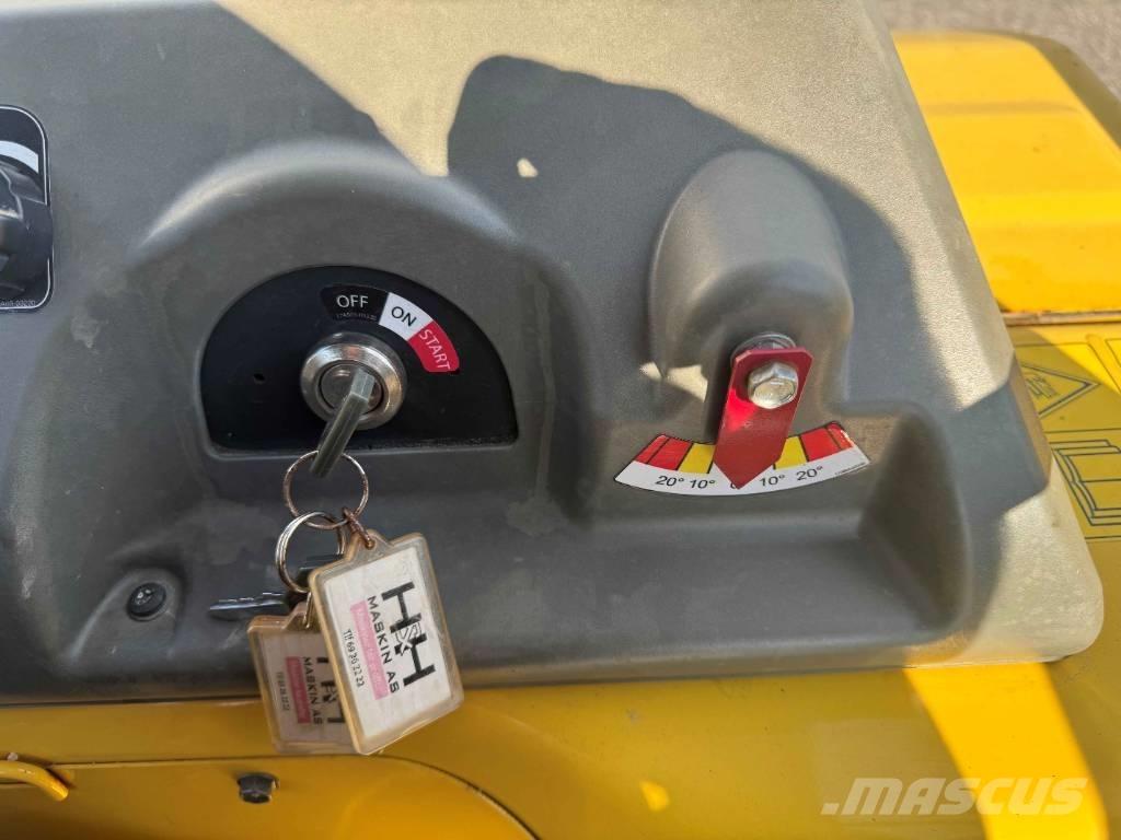 Yanmar C30R-3TV Dúmpers sobre orugas