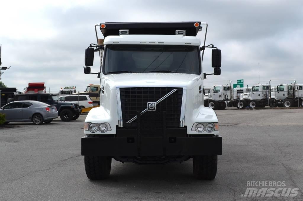 Volvo VHD 64 Camiones bañeras basculantes o volquetes