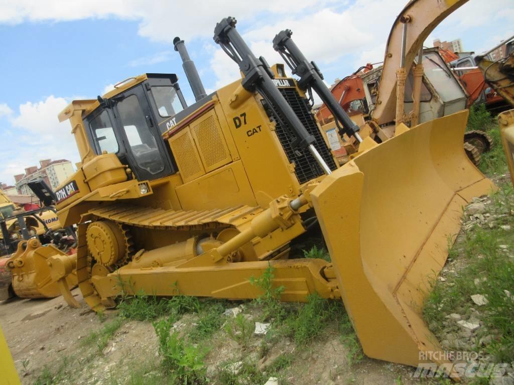 CAT D 7 H Buldozer sobre oruga