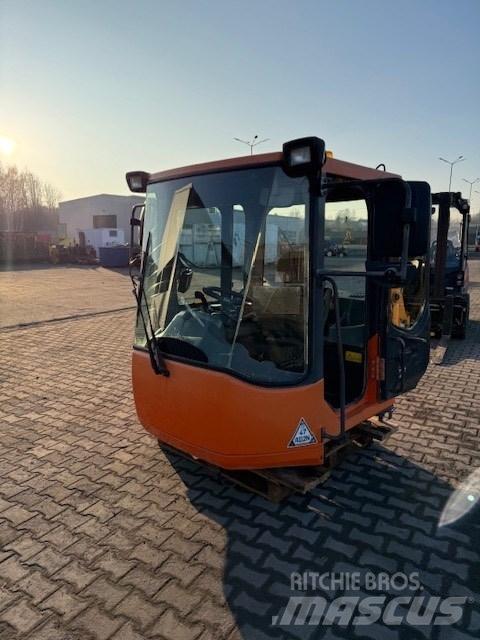 Doosan DL 420-3 CAB Cabinas e interior