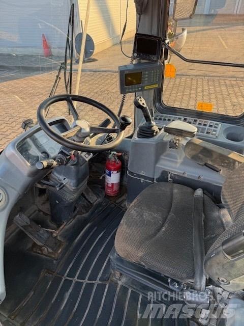 Doosan DL 420-3 CAB Cabinas e interior