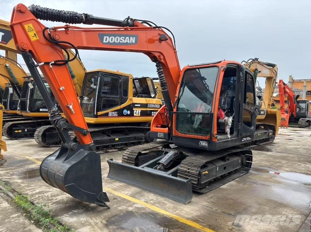 Doosan DX 75-9 Mini excavadoras < 7t