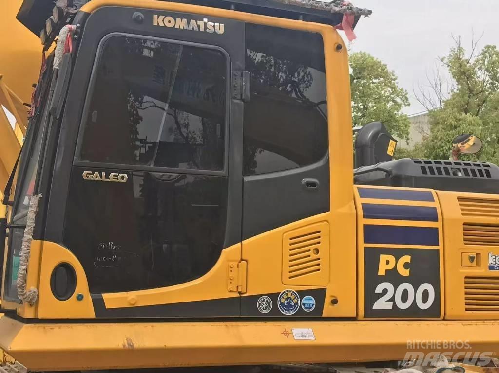 Komatsu PC 200-8 Excavadoras de cadenas